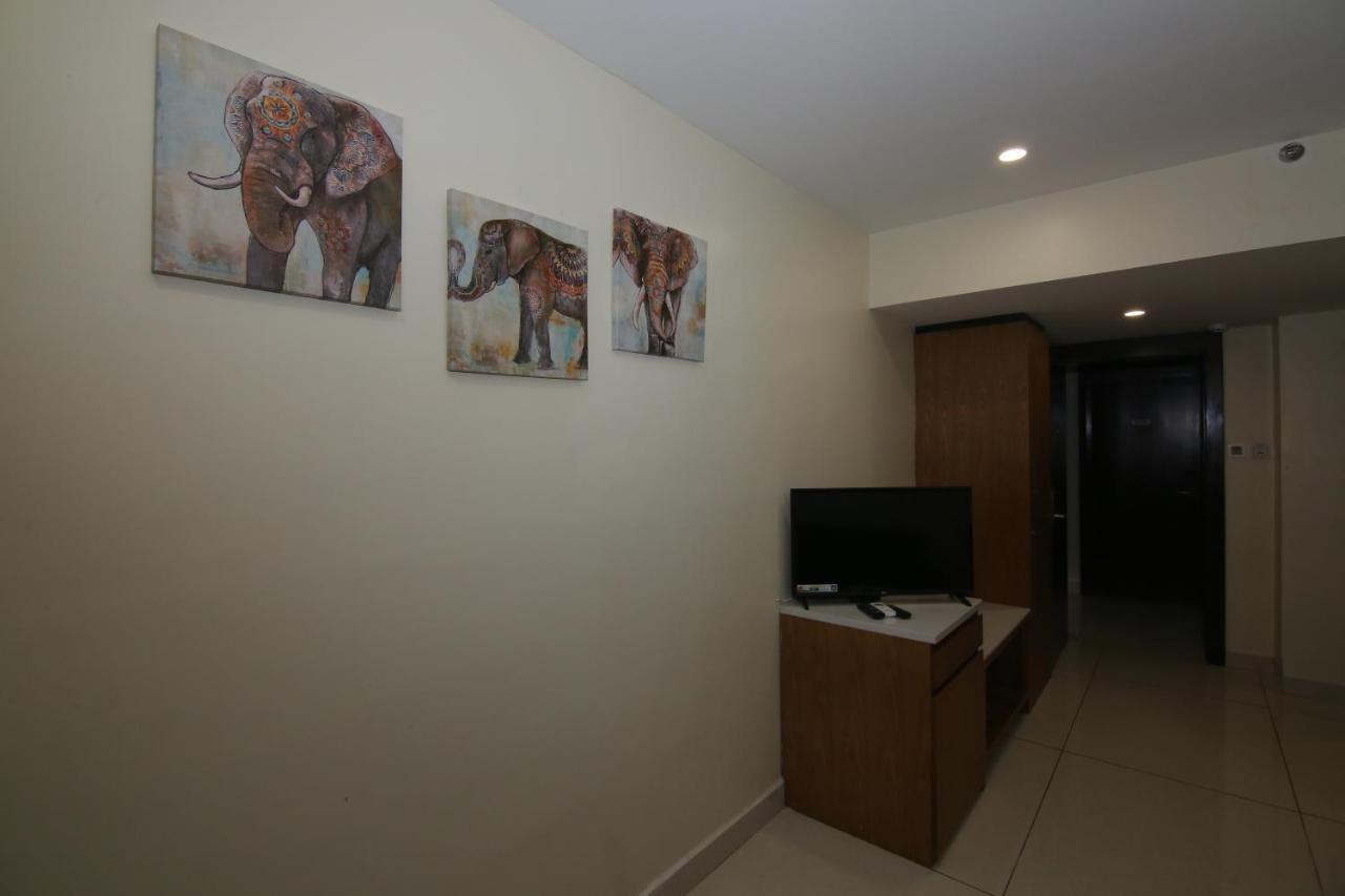 Sri Sri Sri Hotel Khammam Exteriör bild